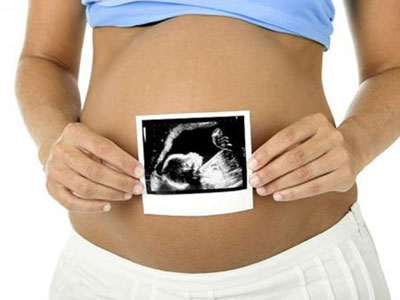 Δεύτερο τρίμηνο εγκυμοσύνης: Οι εκπλήξεις που επιφυλάσσει στις μέλλουσες μαμάδες